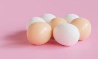 le-uova-marroni-sono-di-qualita-migliore-rispetto-a-quelle-bianche?