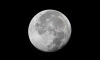 i-campioni-di-roccia-lunare-suggeriscono-che-la-luna-e-piu-vecchia-di-quanto-si-pensasse-in-precedenza