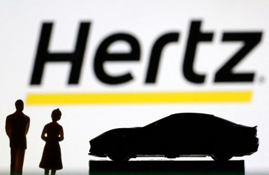 hertz-vende-20.000-veicoli-elettrici-e-li-sostituisce-con-veicoli-a-gas